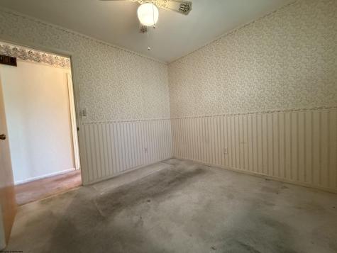 5178 Maple Street Clarksburg WV 26301-6931