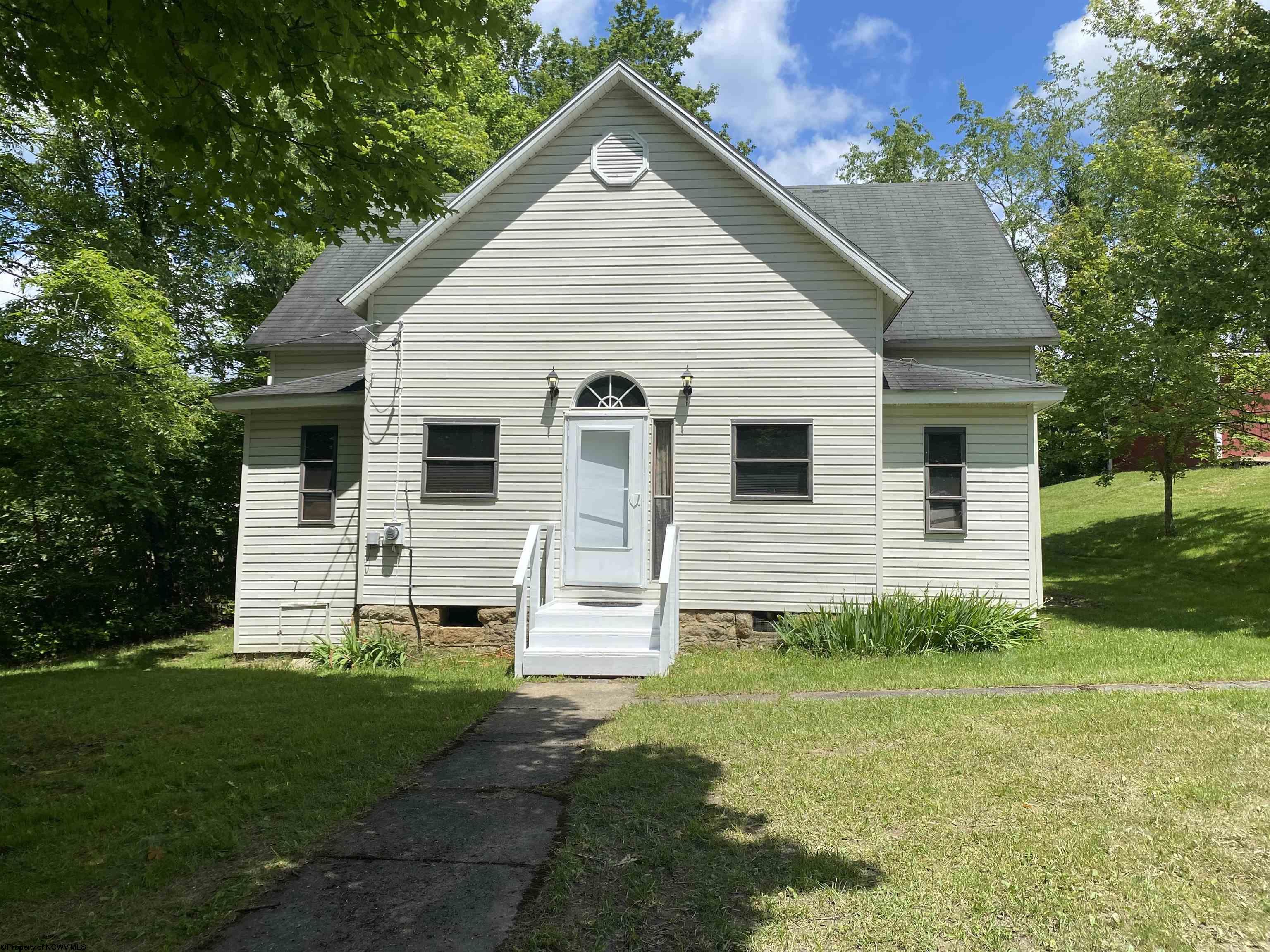 752 Little Mill Fall Road Fairmont WV 26554-2433