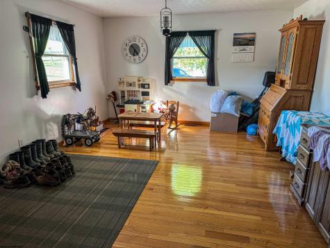 5698 Morgantown Pike Belington WV 26250