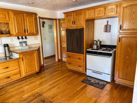 5698 Morgantown Pike Belington WV 26250