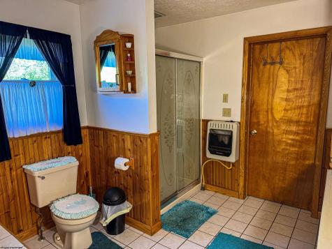 5698 Morgantown Pike Belington WV 26250