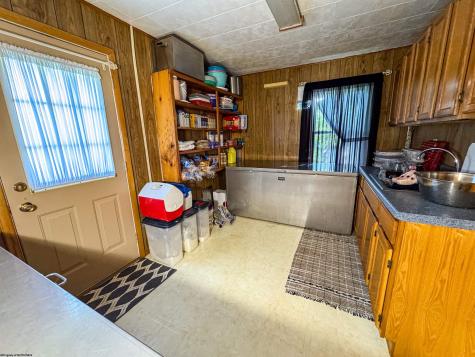 5698 Morgantown Pike Belington WV 26250