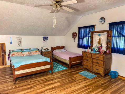 5698 Morgantown Pike Belington WV 26250