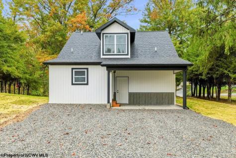 718 Country Club Road Fairmont WV 26554