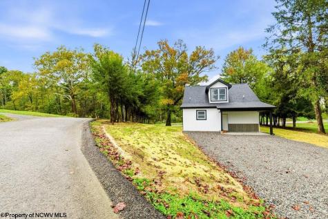 718 Country Club Road Fairmont WV 26554