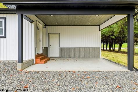 718 Country Club Road Fairmont WV 26554