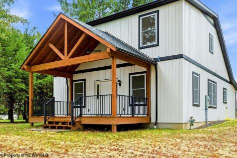 718 Country Club Road Fairmont WV 26554