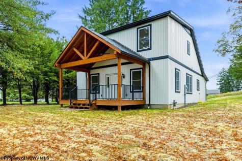 718 Country Club Road Fairmont WV 26554
