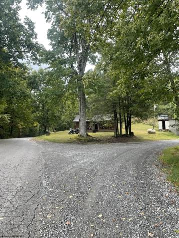 15 Mountain Road Hacker Valley WV 26222