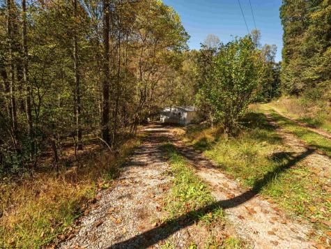 5670 Copley Road Weston WV 26452