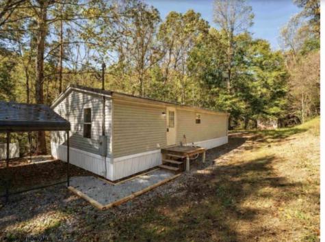 5670 Copley Road Weston WV 26452