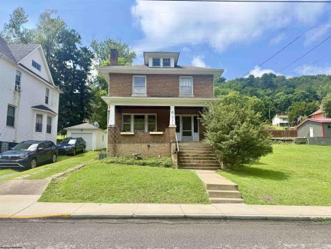 632 Maple Avenue Grafton WV 26354