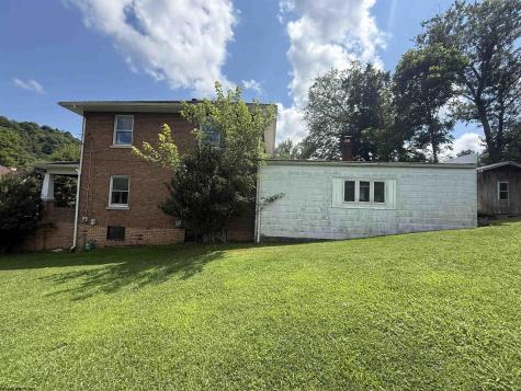 632 Maple Avenue Grafton WV 26354