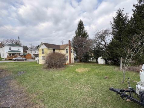 183 3RD Street Thomas WV 26292