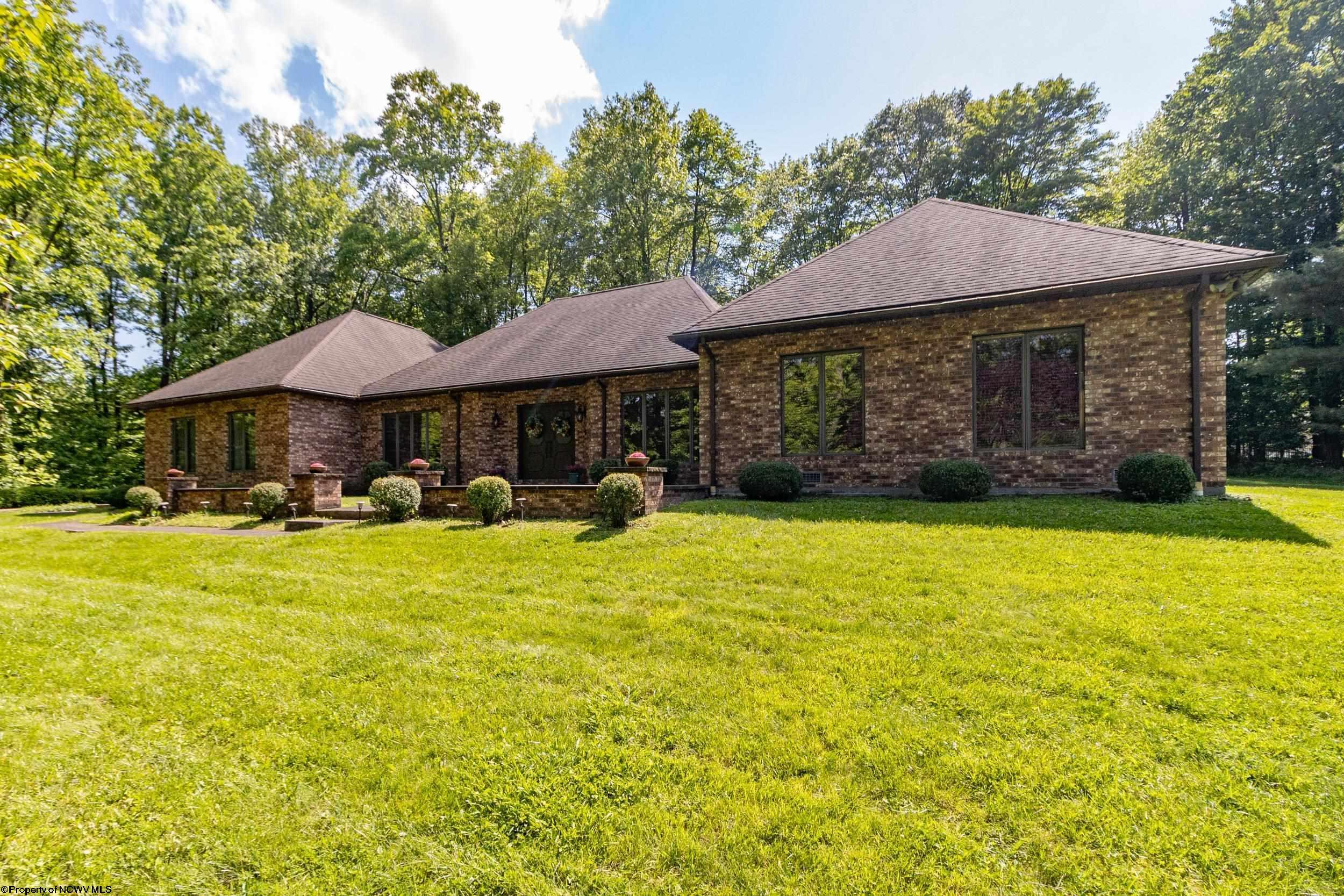 2386 Lakeside Estates Morgantown WV 26508