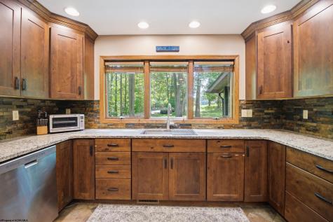 2386 Lakeside Estates Morgantown WV 26508