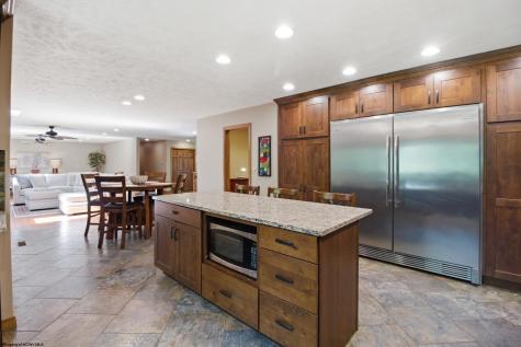 2386 Lakeside Estates Morgantown WV 26508