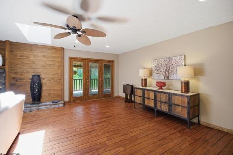 2386 Lakeside Estates Morgantown WV 26508