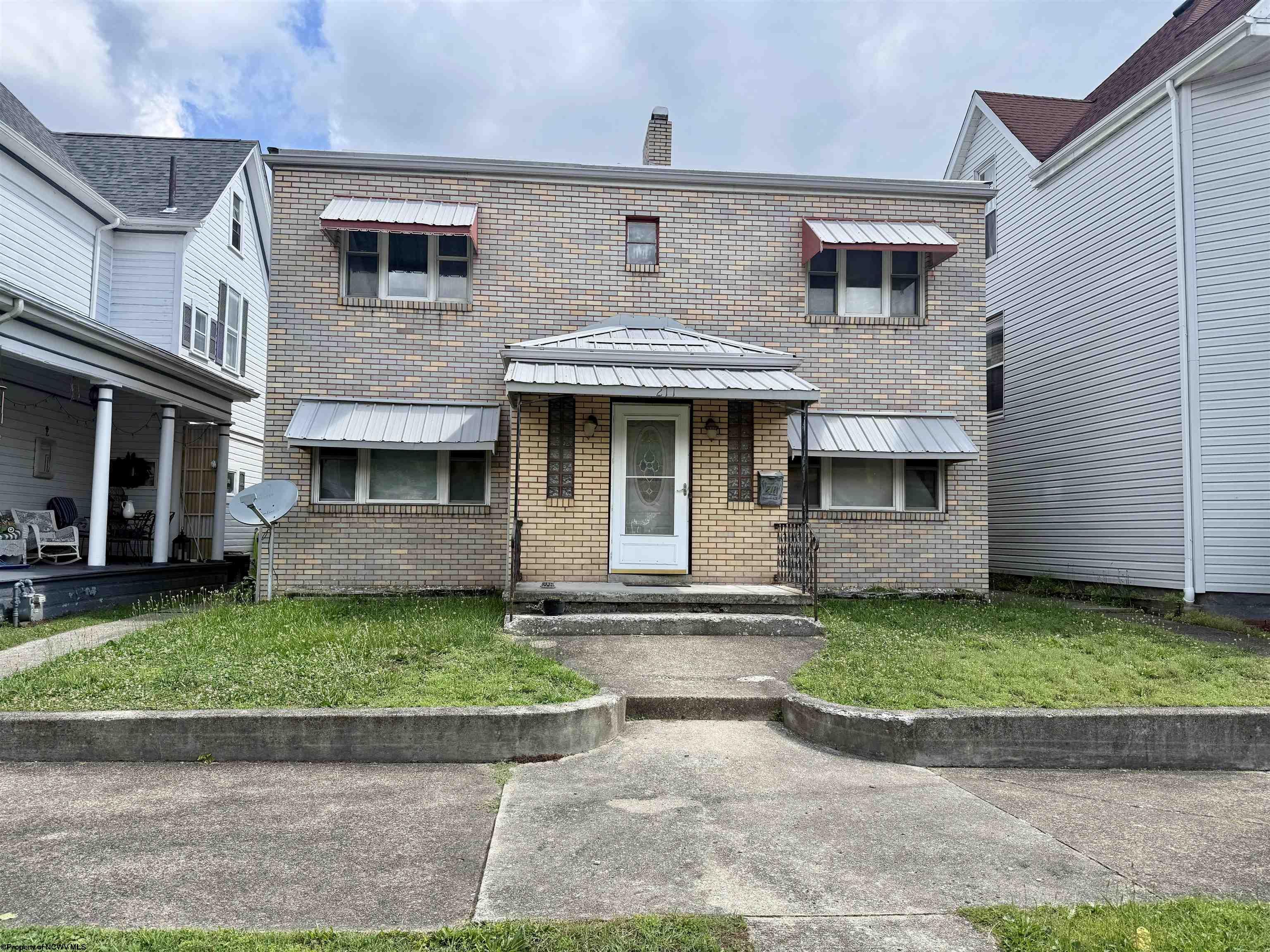 211 Mcgraw Avenue Grafton WV 24701