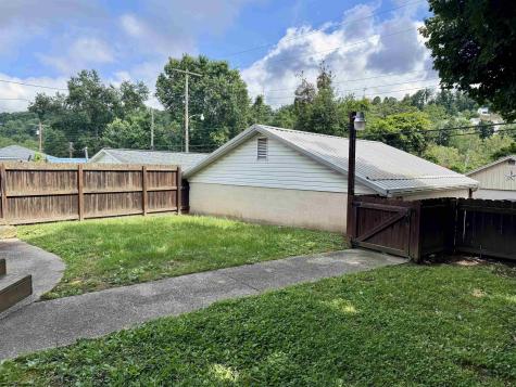 211 Mcgraw Avenue Grafton WV 24701