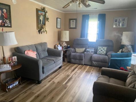 105 Pleasant Avenue Elkins WV 26241