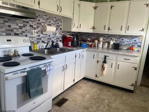 105 Pleasant Avenue Elkins WV 26241