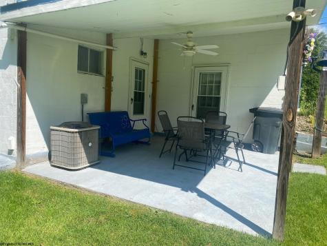 105 Pleasant Avenue Elkins WV 26241