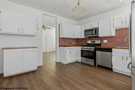 7 College Street Glenville WV 26351