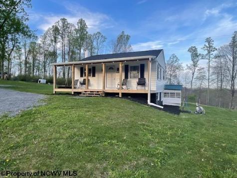 720 Fairview Road Independence WV 26374