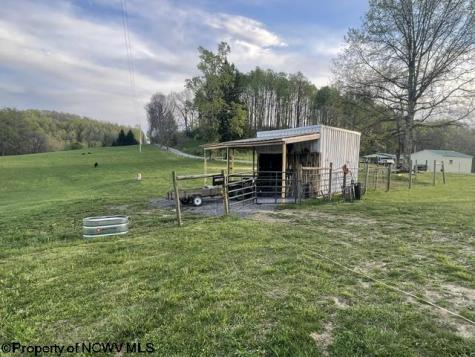 720 Fairview Road Independence WV 26374