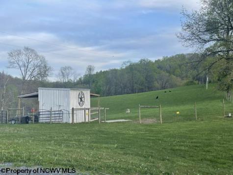 720 Fairview Road Independence WV 26374