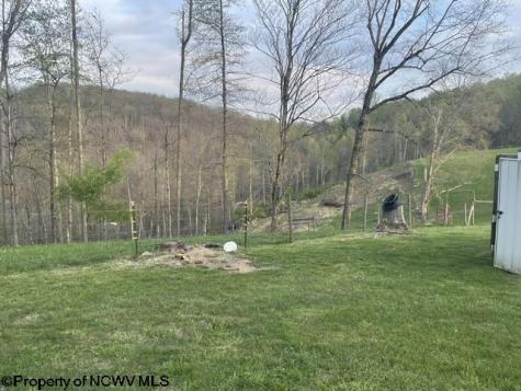 720 Fairview Road Independence WV 26374