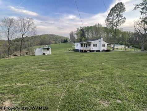 720 Fairview Road Independence WV 26374