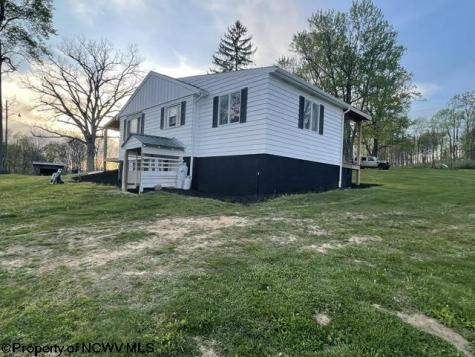 720 Fairview Road Independence WV 26374