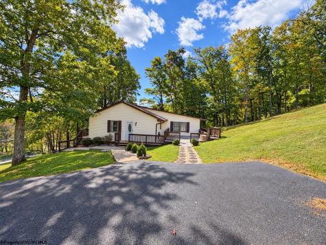 13 Silver Maple Lane Buckhannon WV 26201