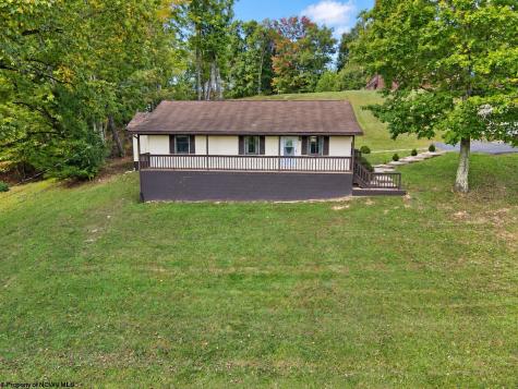 13 Silver Maple Lane Buckhannon WV 26201