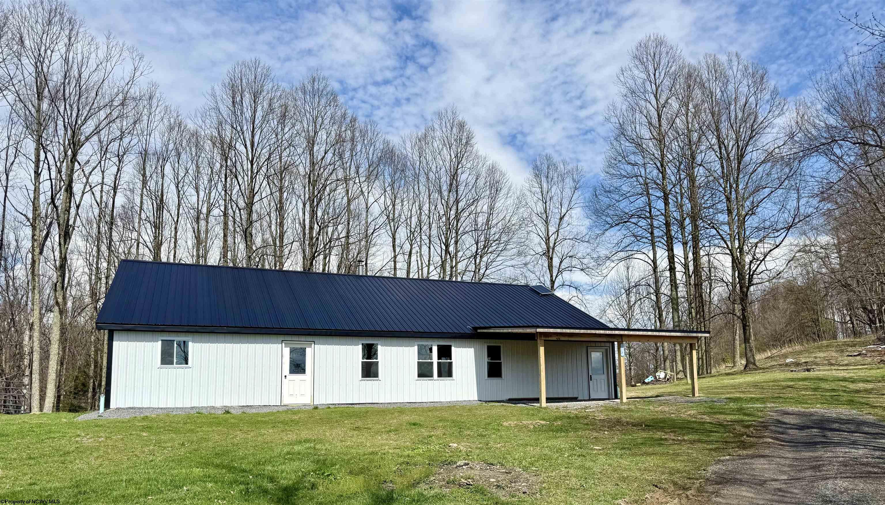 1150 Midway Road Belington WV 26250