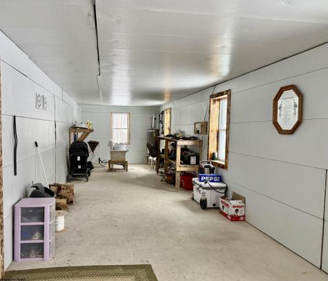 1150 Midway Road Belington WV 26250