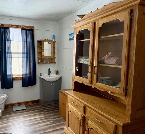 1150 Midway Road Belington WV 26250