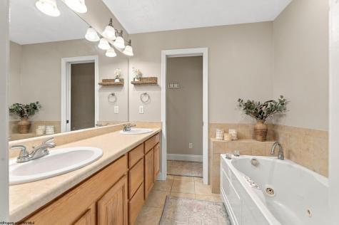 110 Summits Ridge Morgantown WV 26508