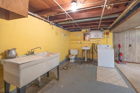 317 Indiana Avenue Nutter Fort WV 26301-0000