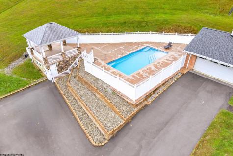 3574 Freedom Highway Fairmont WV 26554