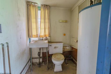 1058 Indiana Avenue Fairmont WV 26554