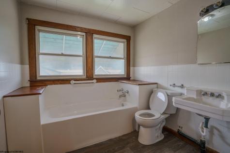 1058 Indiana Avenue Fairmont WV 26554