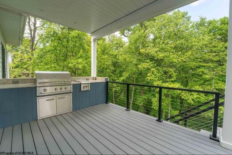 2022 White Oak Drive Morgantown WV 26505
