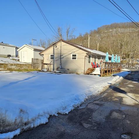 1103 N River Avenue Weston WV 26452
