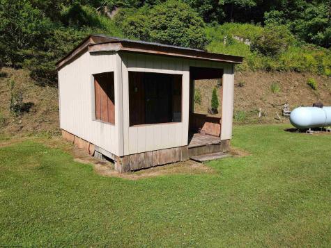 1858 Fola Road Bickmore WV 25019