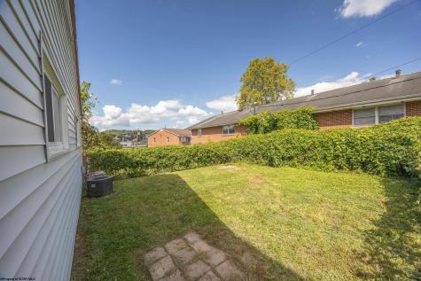 104 Summit Court Clarksburg WV 26301