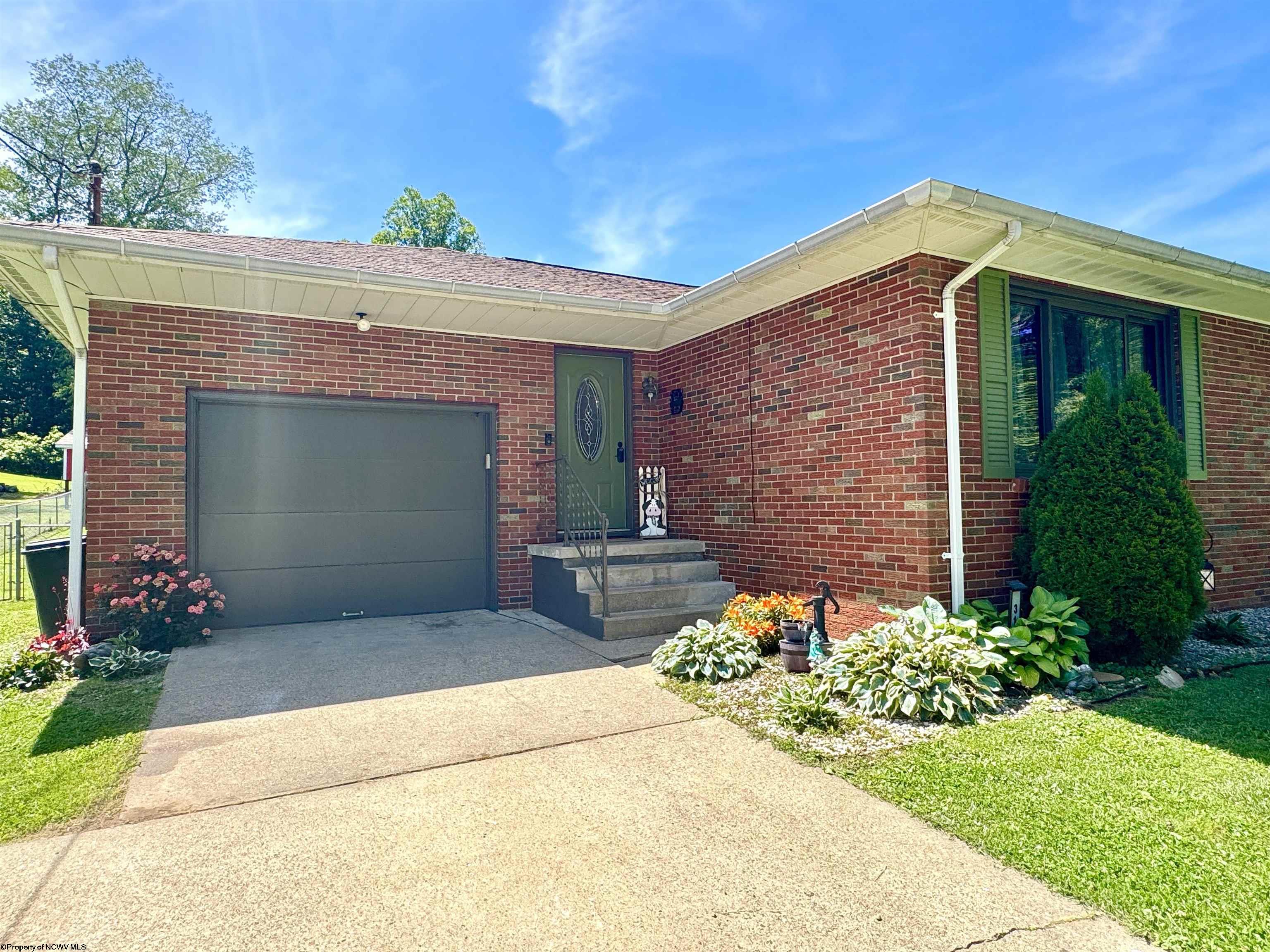 316 Hickory Lane Weston WV 26452