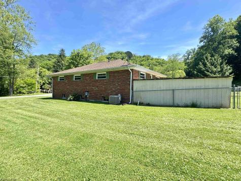 316 Hickory Lane Weston WV 26452